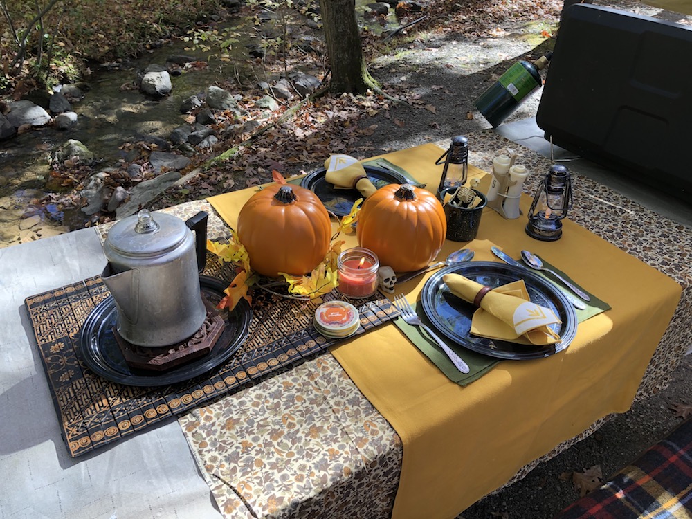 Holiday table setting